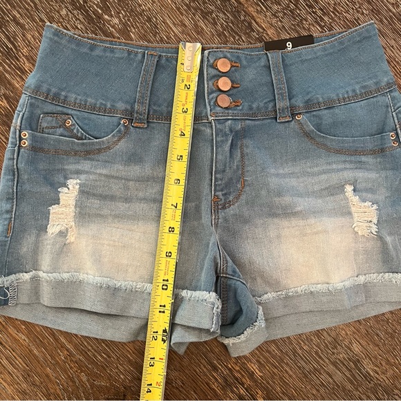 Fashion Nova Alexis Booty Booty Shorts - Medium Blue Wash - Size 9 NEW WITH TAGS - Picture 4 of 8